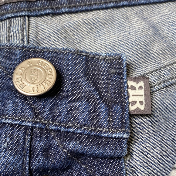 Rock and Republic Button Fly Jeans - Picture 5 of 12